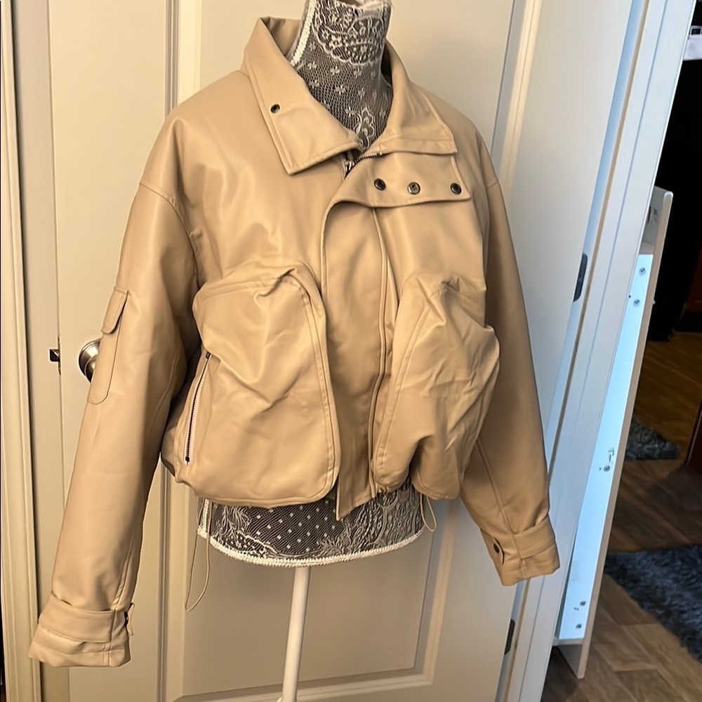Women's khaki Tan crop Jacket L